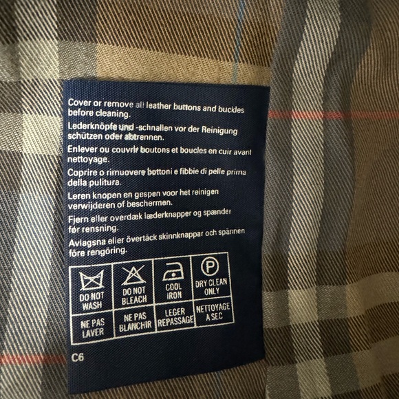 Vintage Trench Coat - Burberry - 40 Regular - removable wool liner - Picture 12 of 12